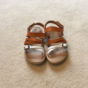 Old Navy sandals. Size 8 toddler.